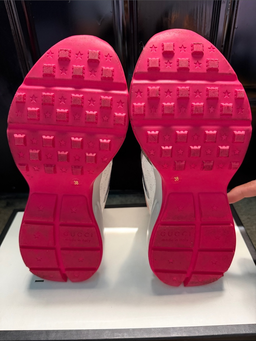 Gucci Beige Navy Pink Logo Runner Sneakers - Picture 8 of 10